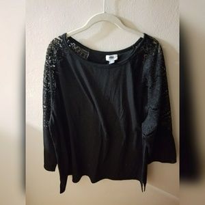 Dressy baseball T with lace sleeves 💖